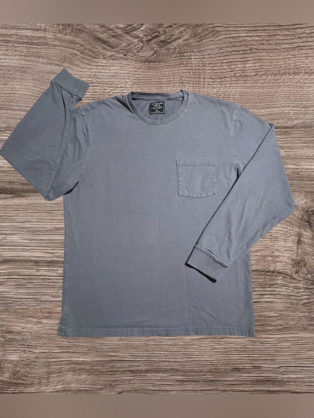 Abercrombie & Fitch Gorpcore:Minimalist Long Sleeve Pocket Tee